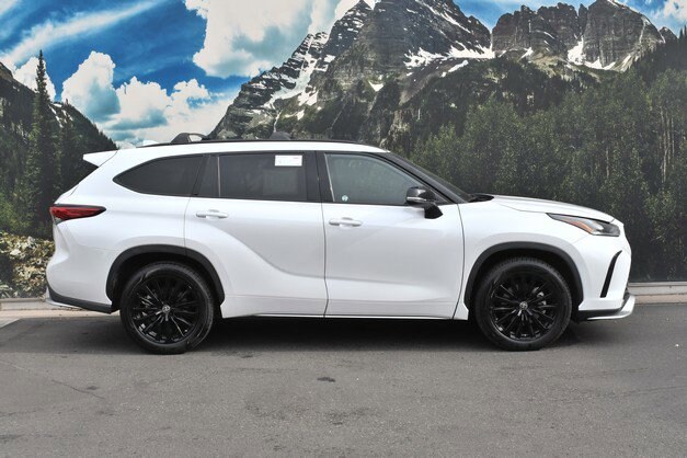 2023 Toyota Highlander XSE photo 2