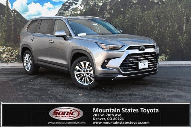 2026 Toyota Grand Highlander Platinum's photo