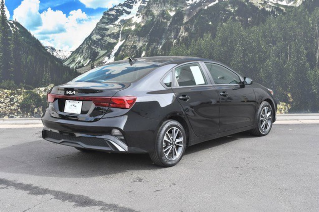 Used 2024 Kia Forte LXS Sedan