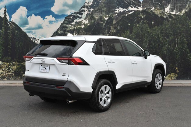 2024 Toyota RAV4 LE photo 2
