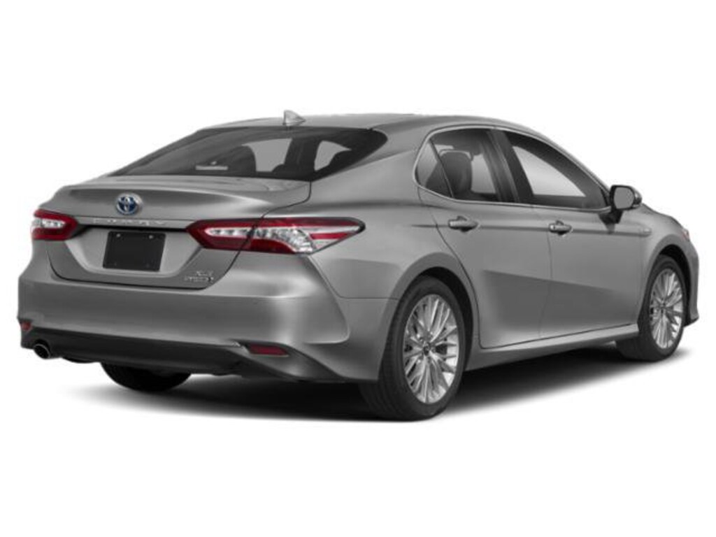 Used 2020 Toyota Camry Hybrid SE Sedan