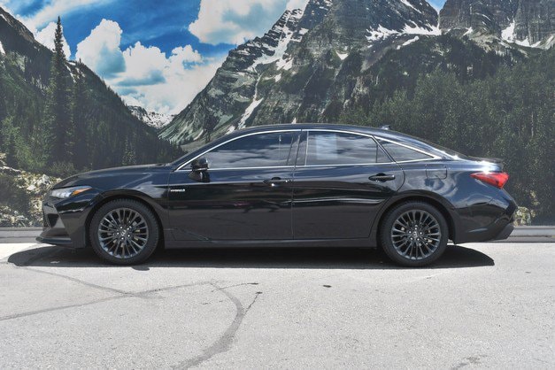 2019 Toyota Avalon Hybrid XSE Sedan