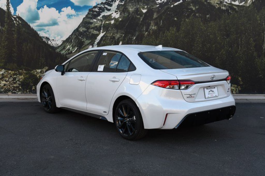 New 2026 Toyota Corolla Hybrid SE Sedan