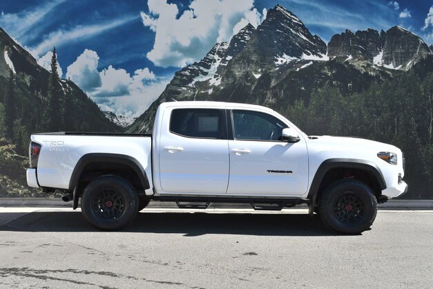 2023 Toyota Tacoma TRD Pro V6 photo 2
