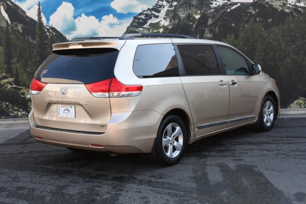 Used 2014 Toyota Sienna LE Van