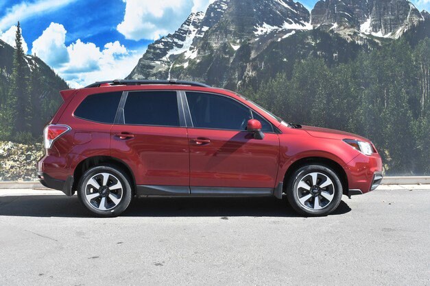 2018 Subaru Forester 2.5i Premium photo 2
