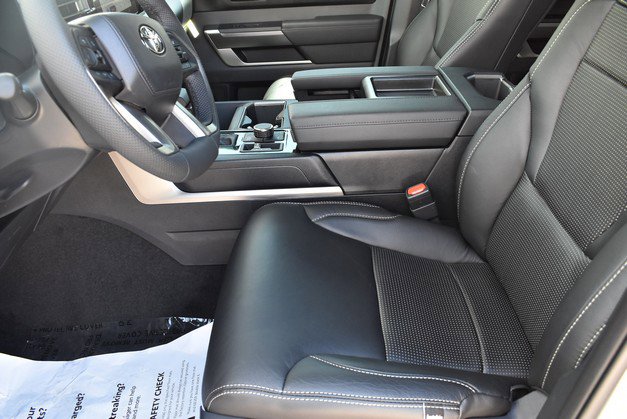 2026 Toyota Tundra SR5 - Photo 7