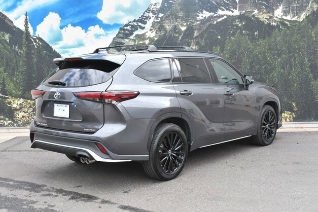 2024 Toyota Highlander XSE photo 2