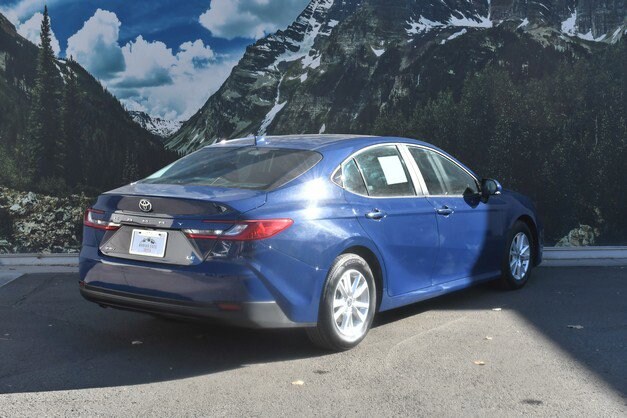 2025 Toyota Camry LE photo 3