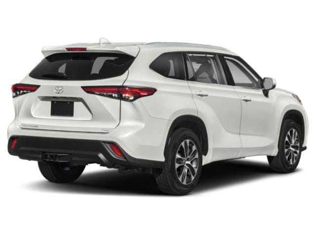 Used 2021 Toyota Highlander XLE with VIN 5TDGZRBH5MS538708 for sale in Denver, CO