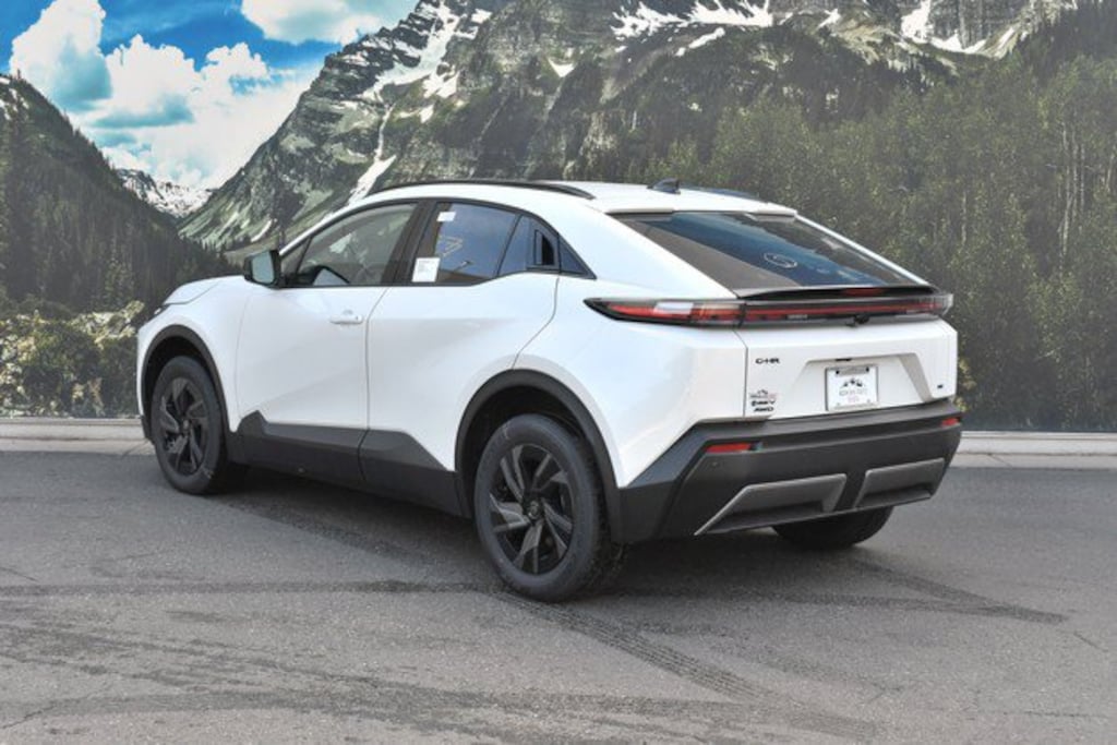 New 2026 Toyota C-HR SE SUV