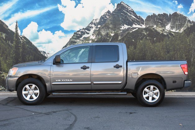 2013 Nissan Titan SV Truck Crew Cab