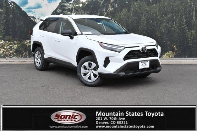 2025 Toyota RAV4 LE's photo