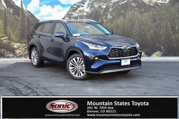 2026 Toyota Highlander Platinum's photo