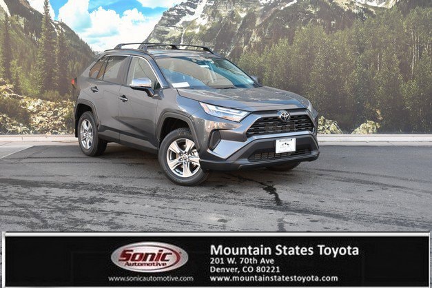 2025 Toyota RAV4 XLE's photo