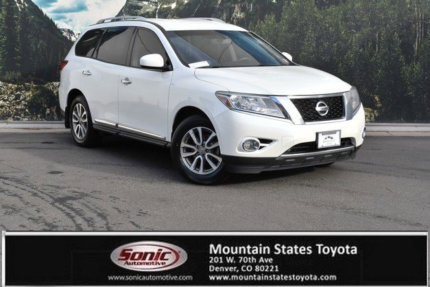 2015 Nissan Pathfinder SL's photo