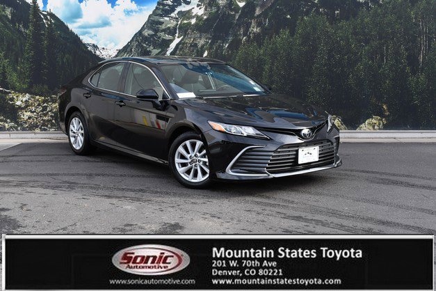 2023 Toyota Camry LE's photo