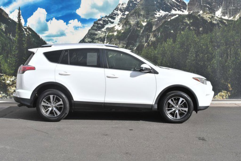 Used 2016 Toyota RAV4 XLE SUV