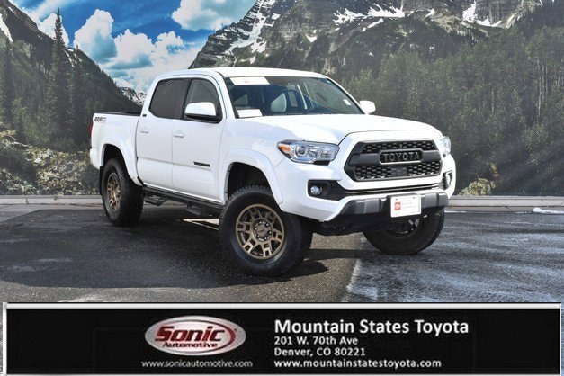 2022 Toyota Tacoma SR5's photo