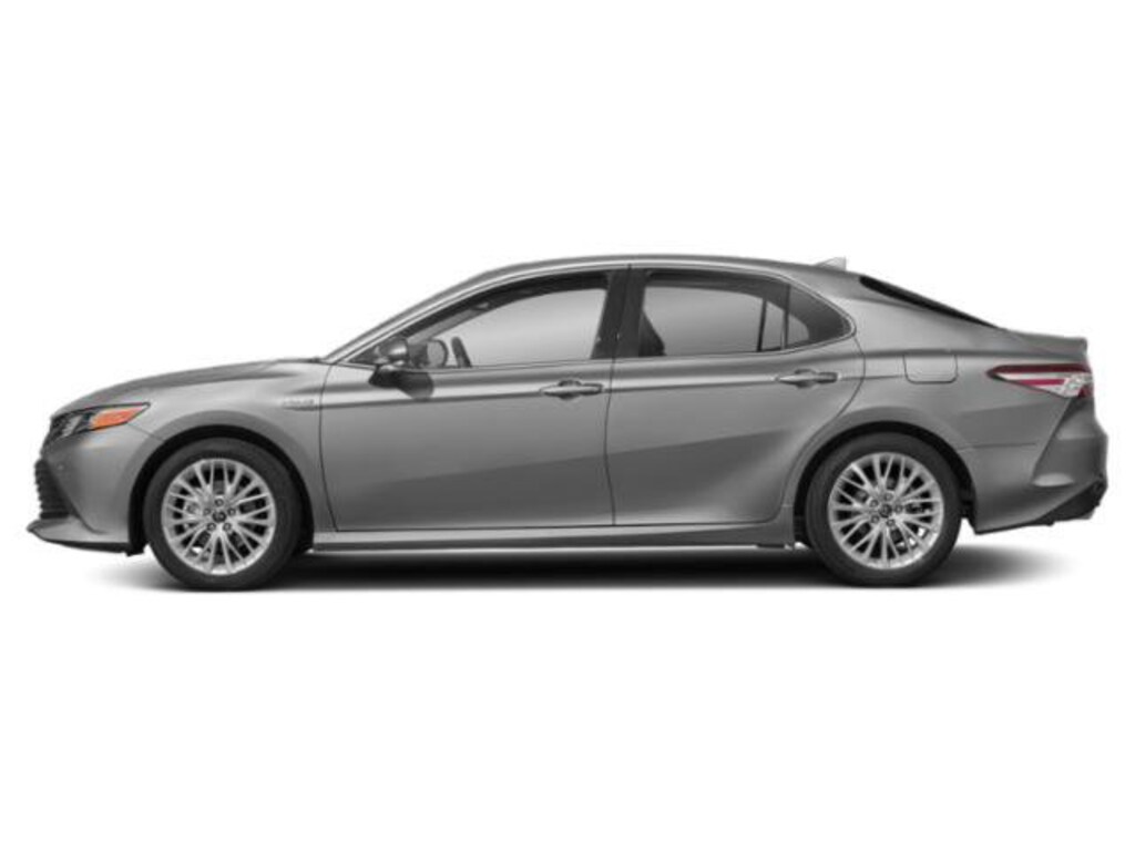 Used 2020 Toyota Camry Hybrid SE Sedan