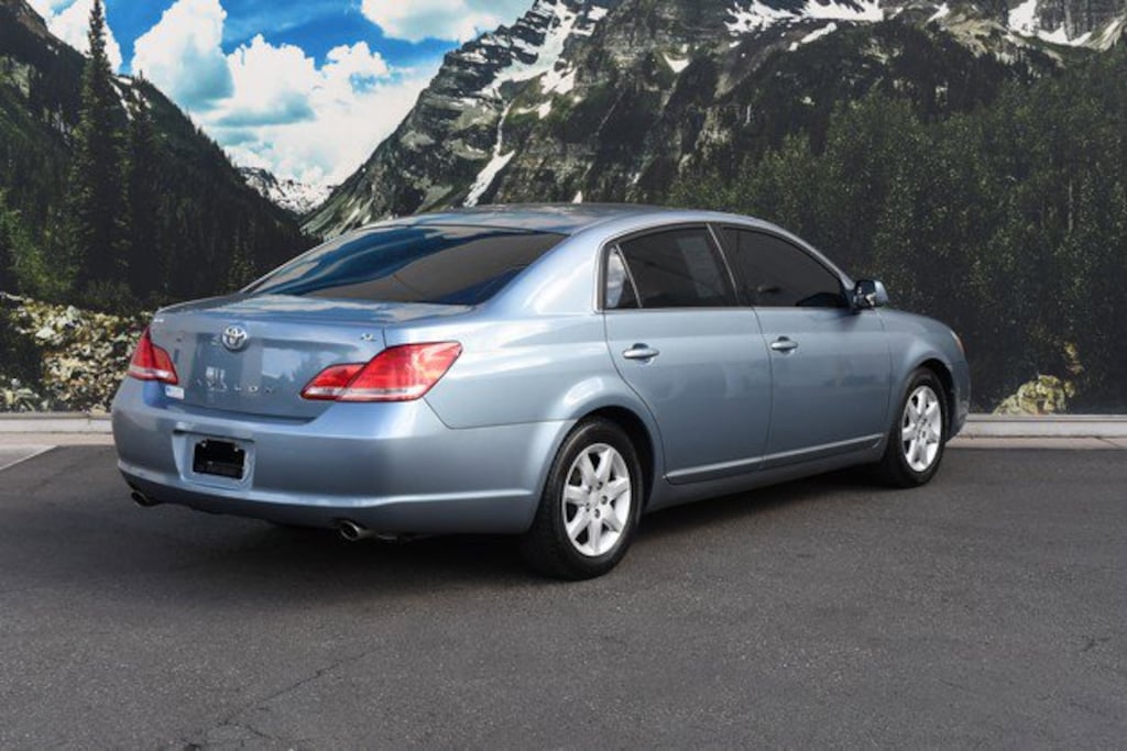 Used 2005 Toyota Avalon XL Sedan