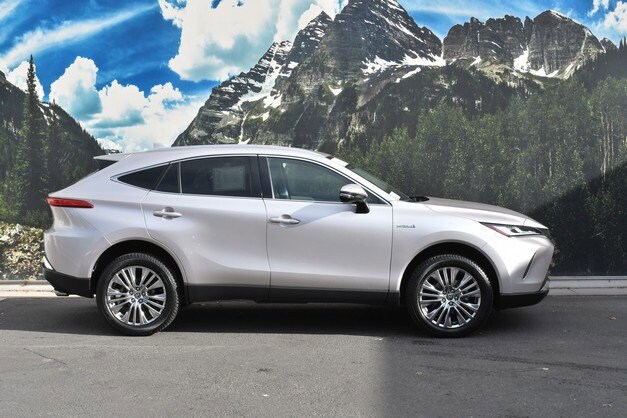 2021 Toyota Venza XLE photo 2