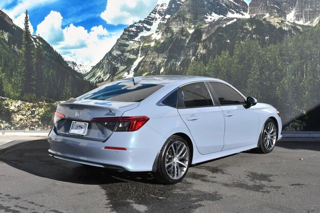 2022 Honda Civic Touring photo 3