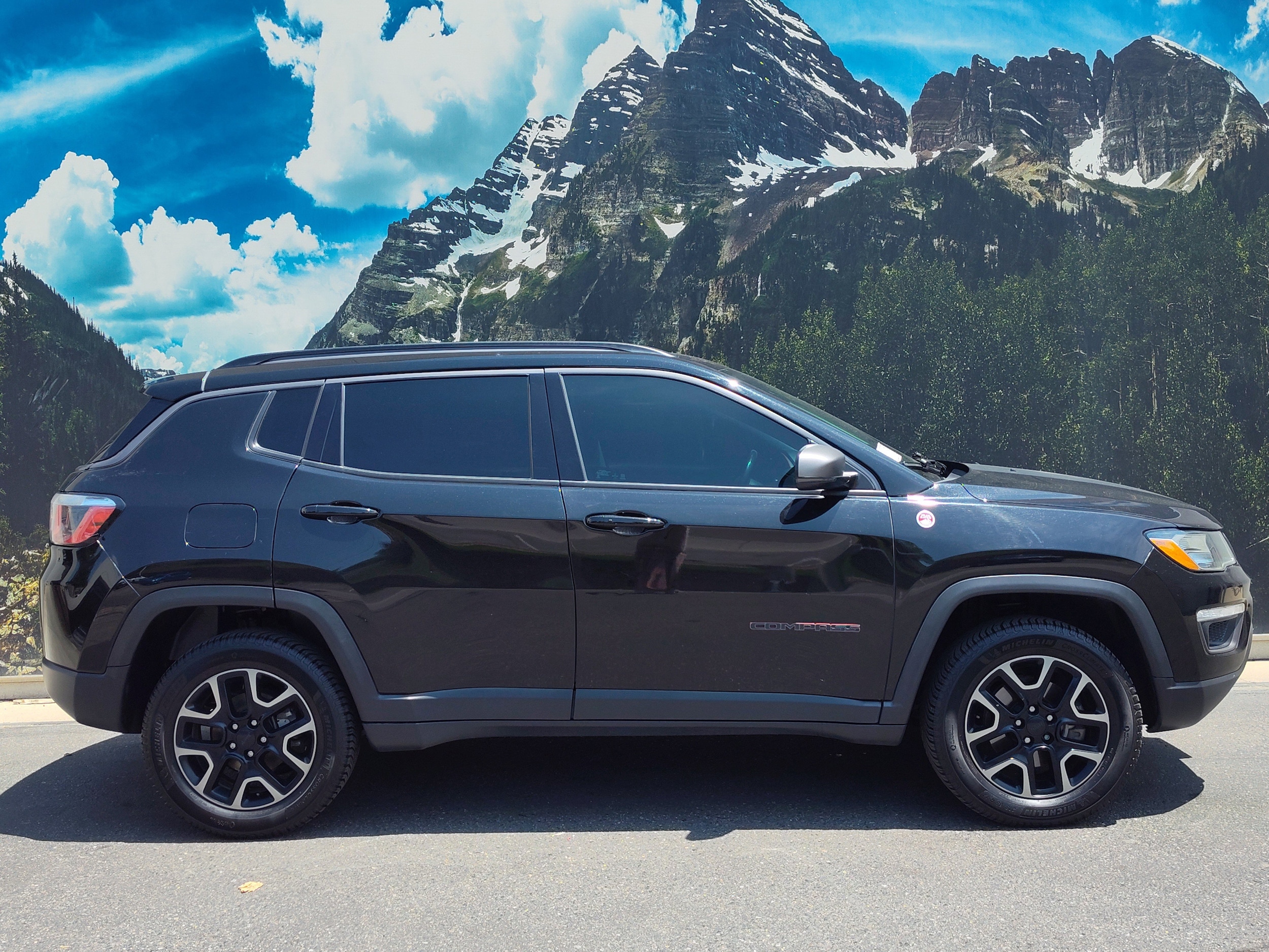 Used 2019 Jeep Compass Trailhawk with VIN 3C4NJDDB8KT671637 for sale in Denver, CO