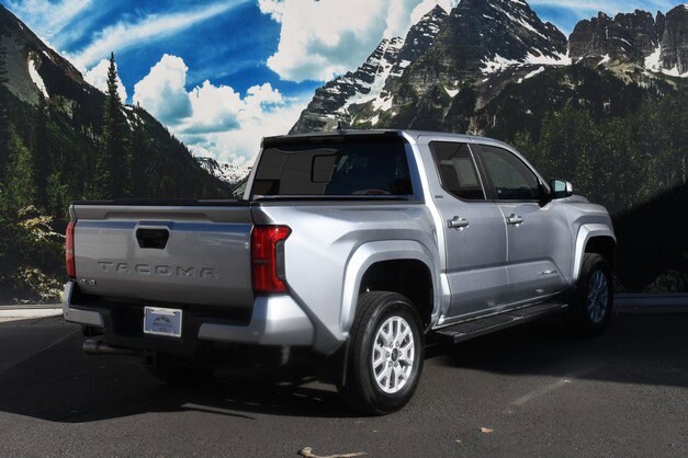 2024 Toyota Tacoma SR5 photo 3