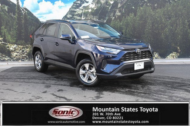 2025 Toyota RAV4 XLE's photo