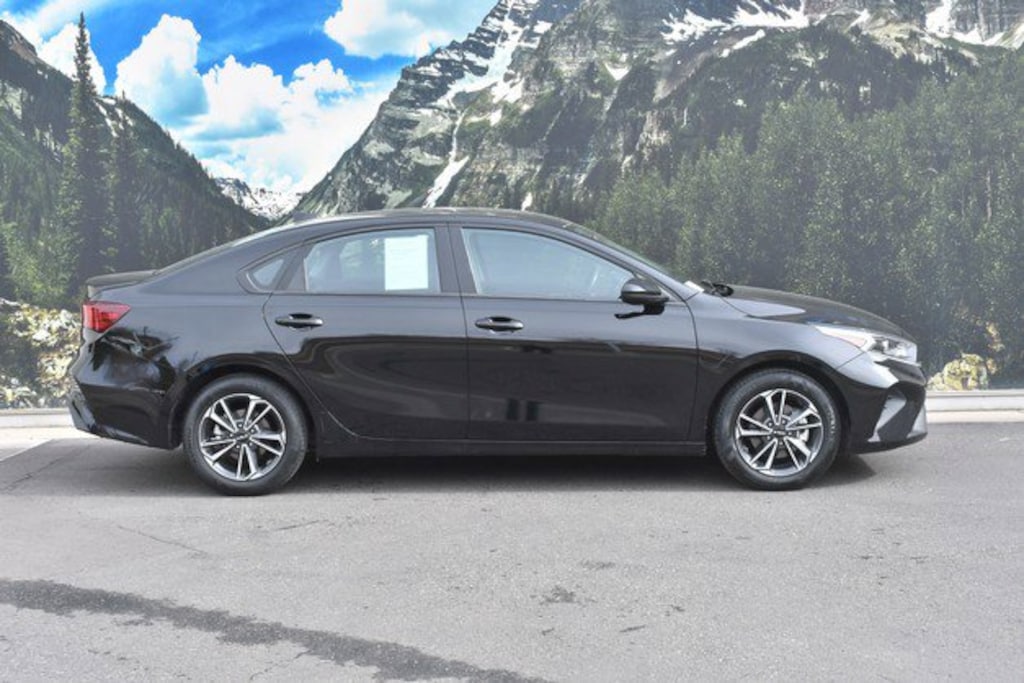 Used 2024 Kia Forte LXS Sedan