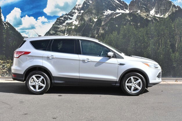 2016 Ford Escape SE photo 2