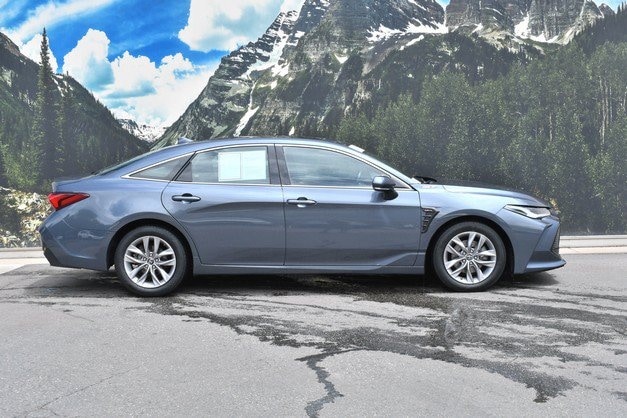 Avalon XLE Sedan