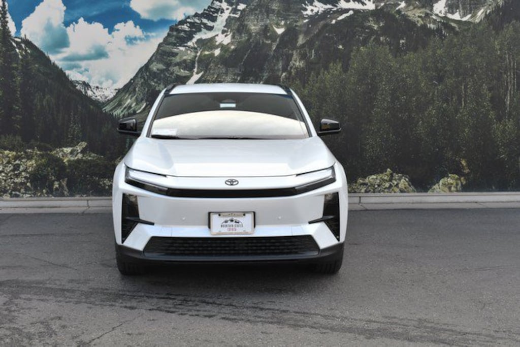 New 2026 Toyota C-HR SE SUV