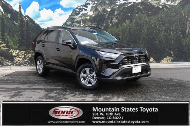 2025 Toyota RAV4 XLE's photo