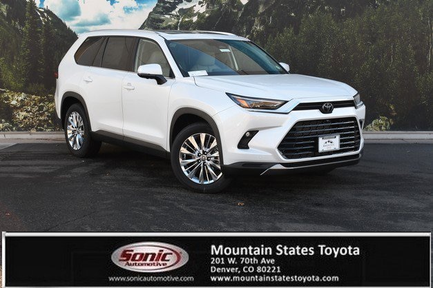 2026 Toyota Grand Highlander Platinum's photo