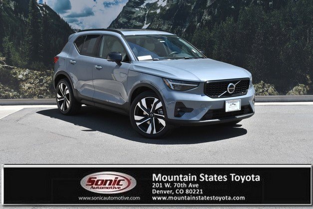 2023 Volvo XC40 B5 Ultimate Dark AWD's photo
