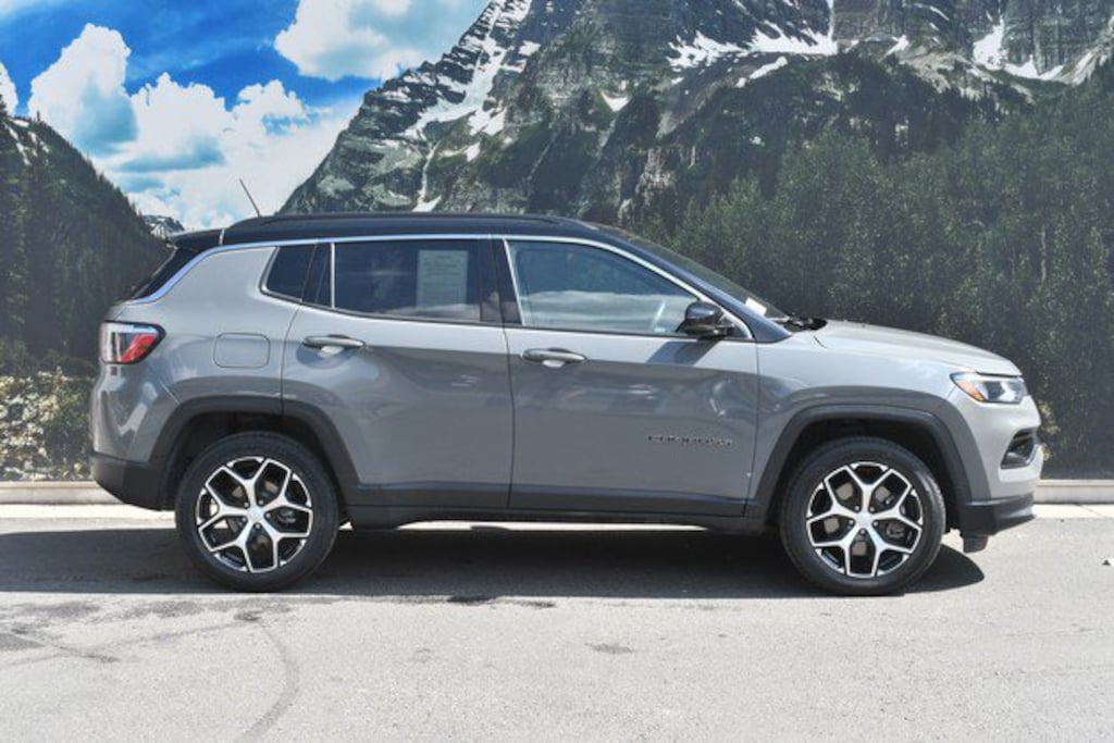 Used 2024 Jeep Compass Limited SUV