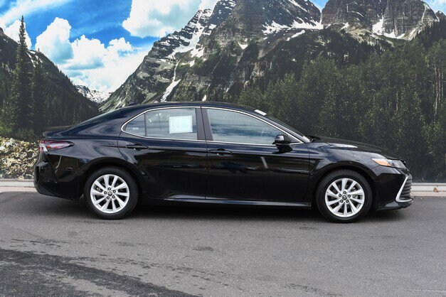 2024 Toyota Camry LE photo 2