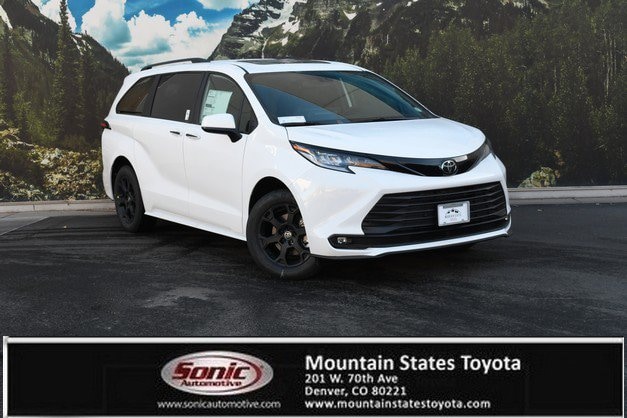 2026 Toyota Sienna Woodland Edition's photo
