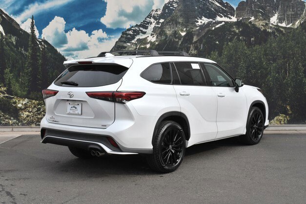 2023 Toyota Highlander XSE photo 3