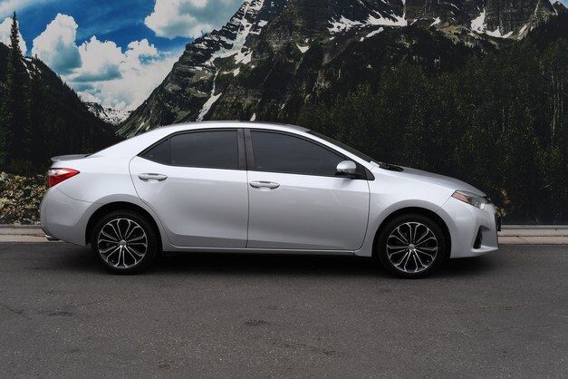 2016 Toyota Corolla Plus photo 2