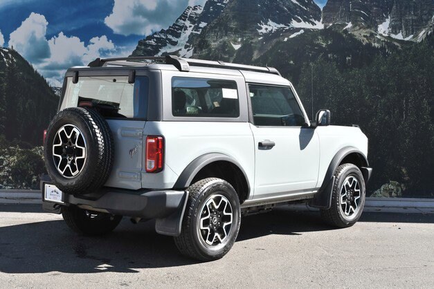 2022 Ford Bronco Base photo 3