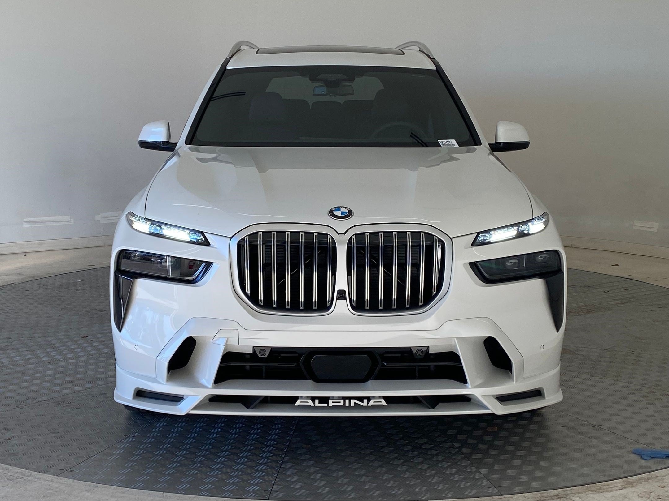 2026 BMW X7 ALPINA XB7 - Photo 6