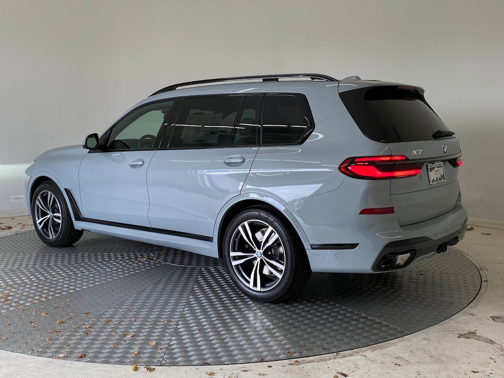 New 2026 BMW X7 xDrive40i SUV