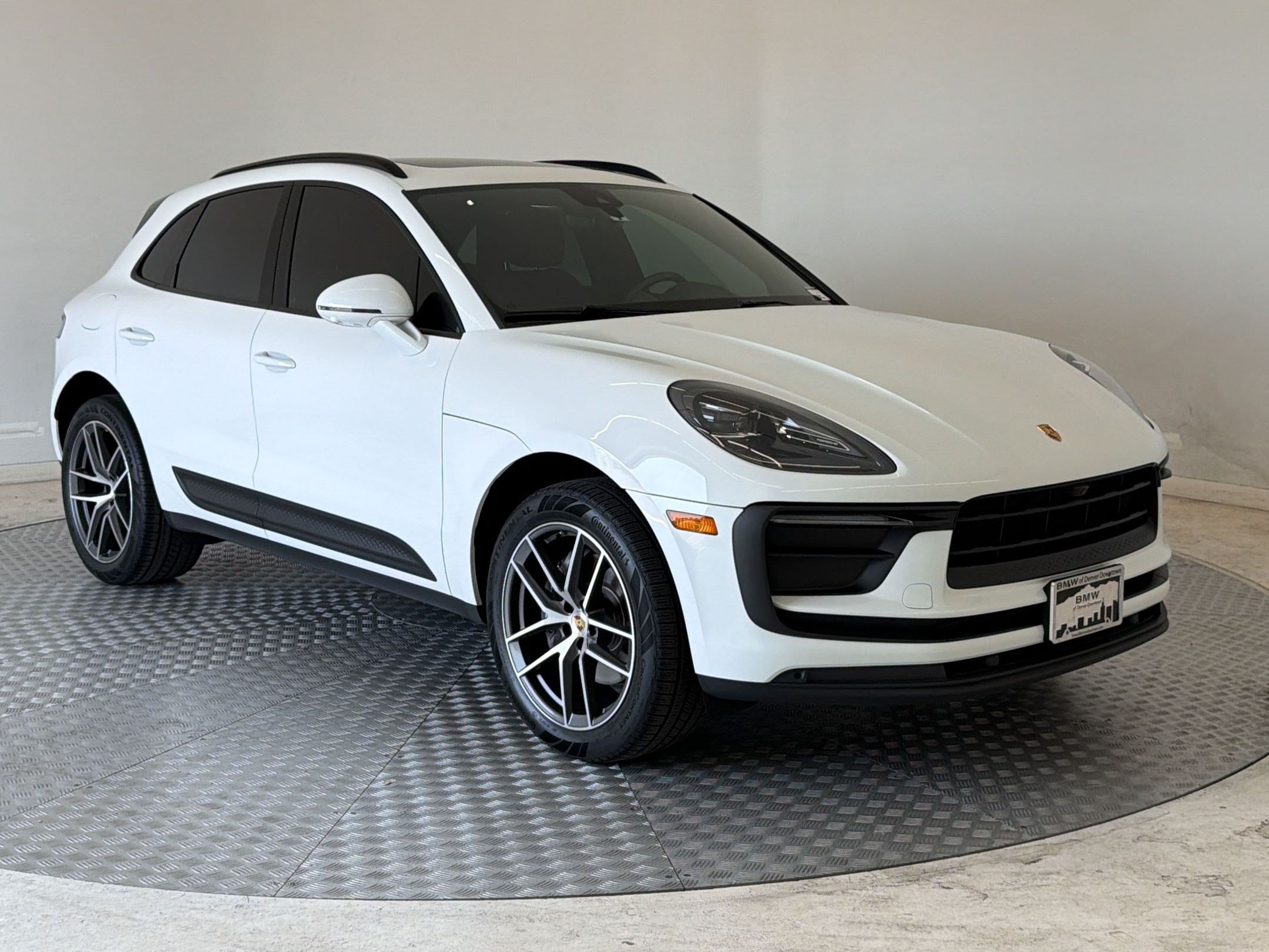 Macan AWD SUV