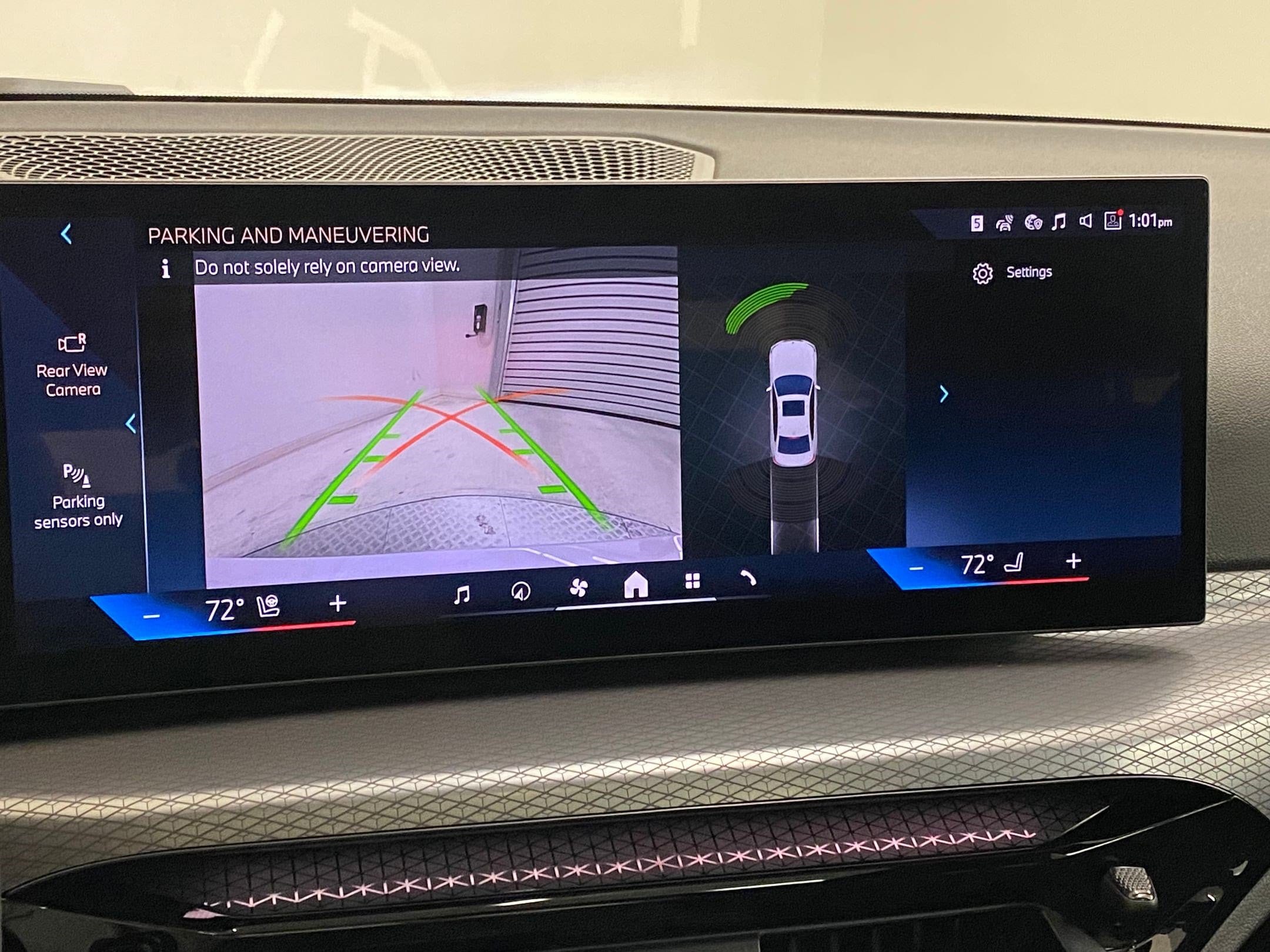 2025 BMW 3 Series 330i - Photo 27