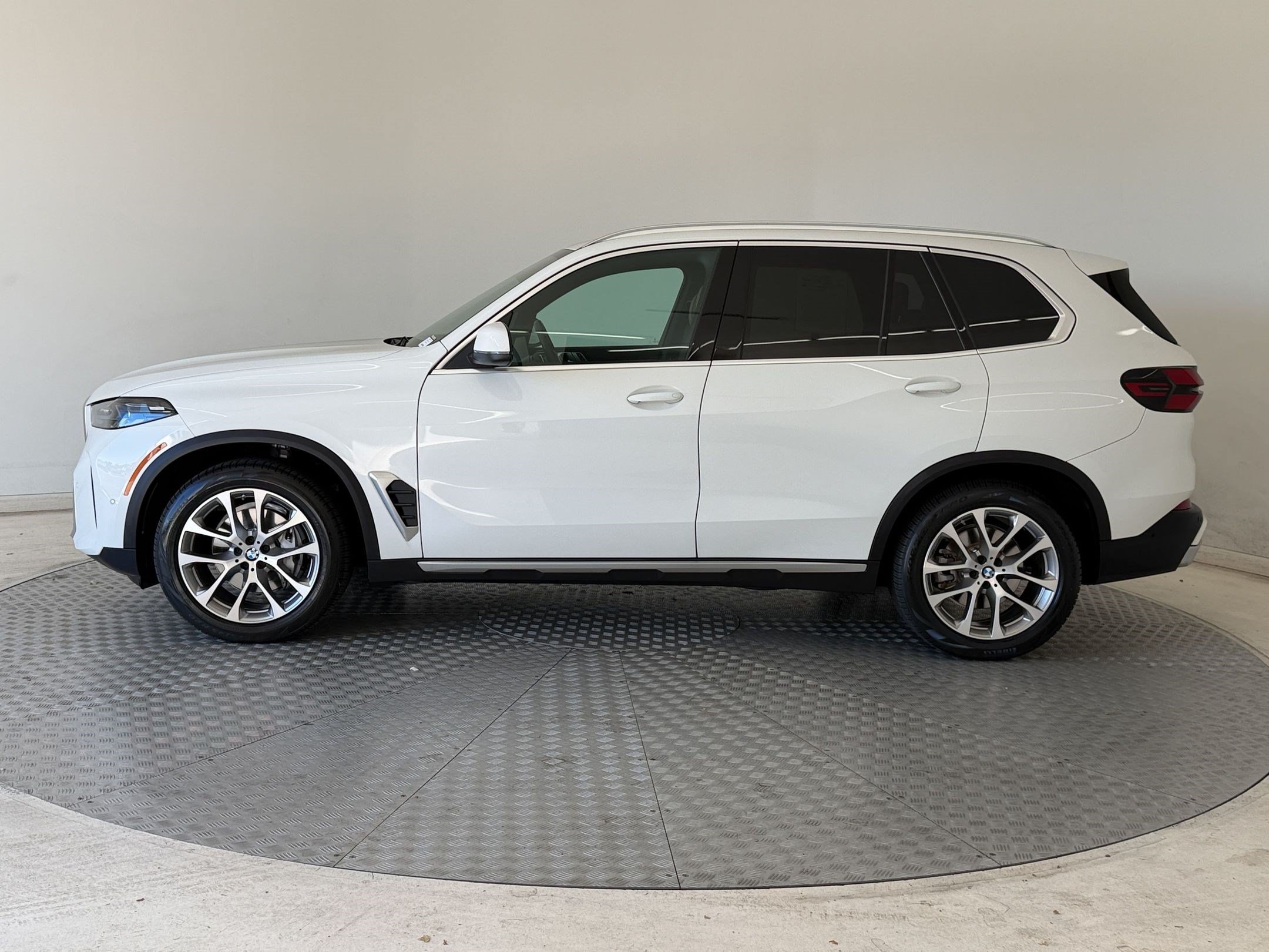 Used 2024 BMW X5 SUV