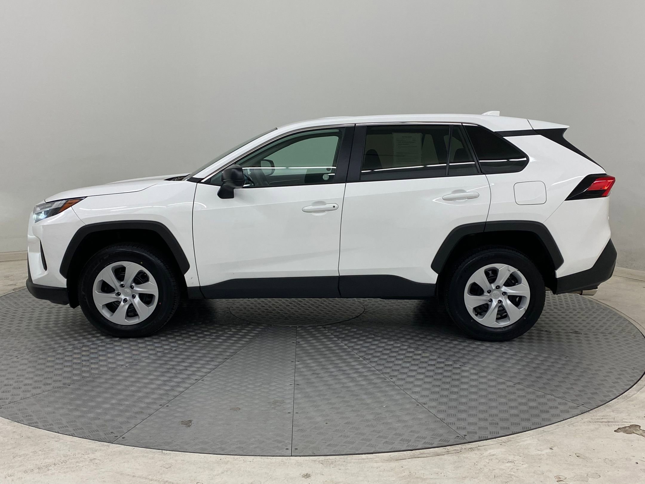 Used 2024 Toyota RAV4 LE with VIN 2T3F1RFV9RC428500 for sale in Northfield, Minnesota