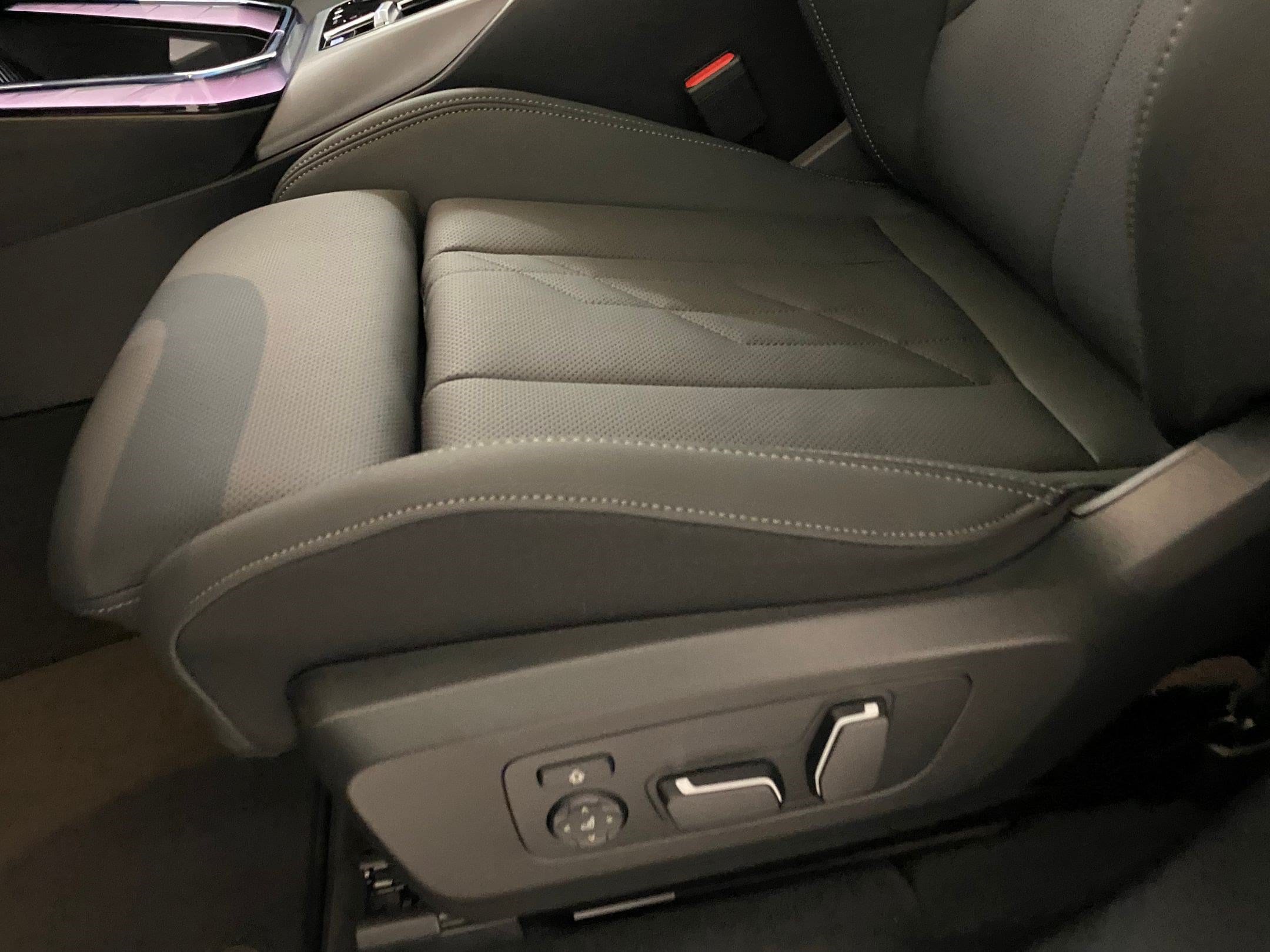 2026 BMW X3 30 - Photo 12